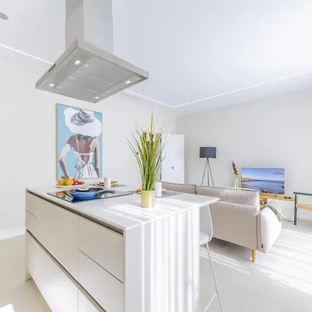Апартаменты Getaway In Arinaga For 4 Guests